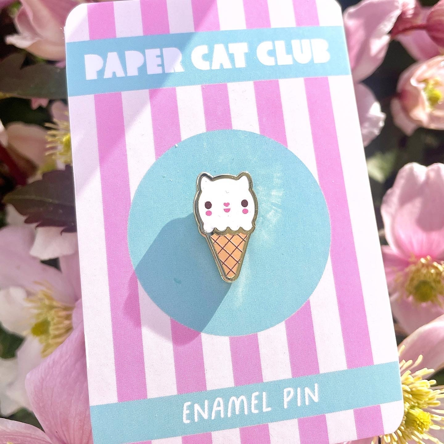 Kawaii Cat Ice Cream Enamel Pin – Cute Mini Pin for Cat Lovers 🍦🐱