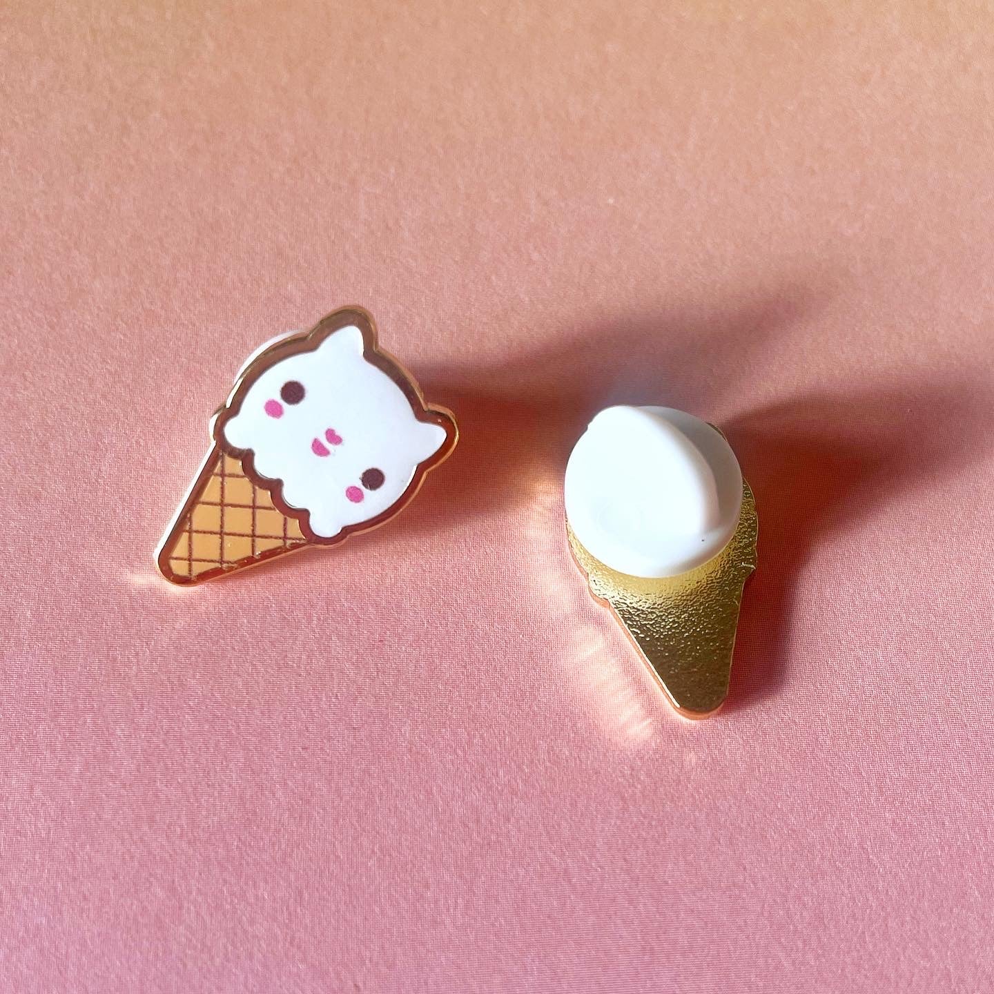 Kawaii Cat Ice Cream Enamel Pin – Cute Mini Pin for Cat Lovers 🍦🐱