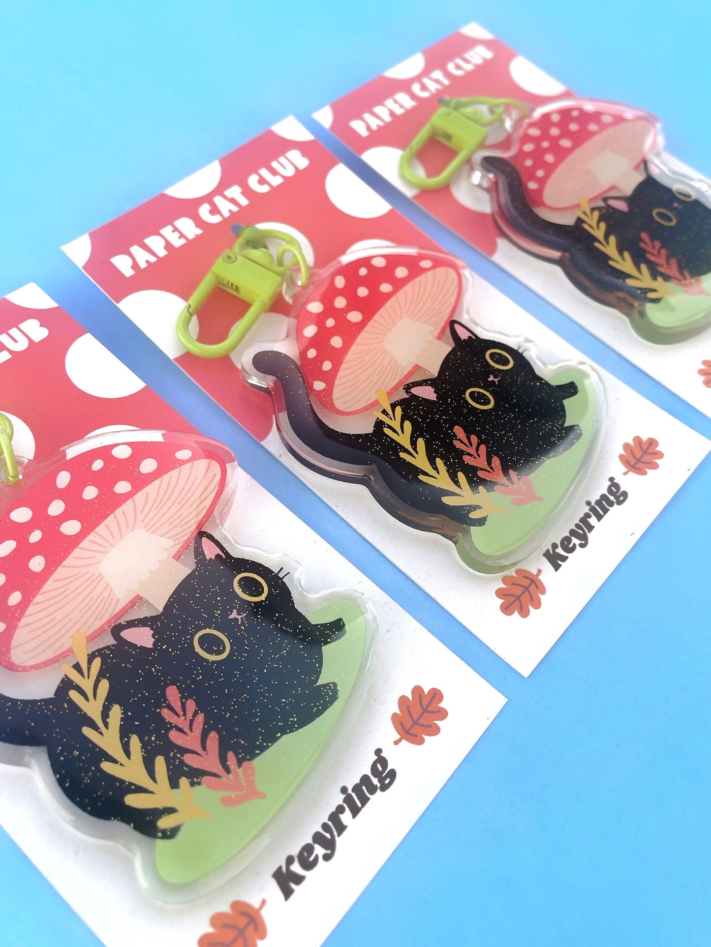 Sparkly black cat keyring with toadstool, cute autumn cat keychain, perfect cat lover gift, kawaii keyring